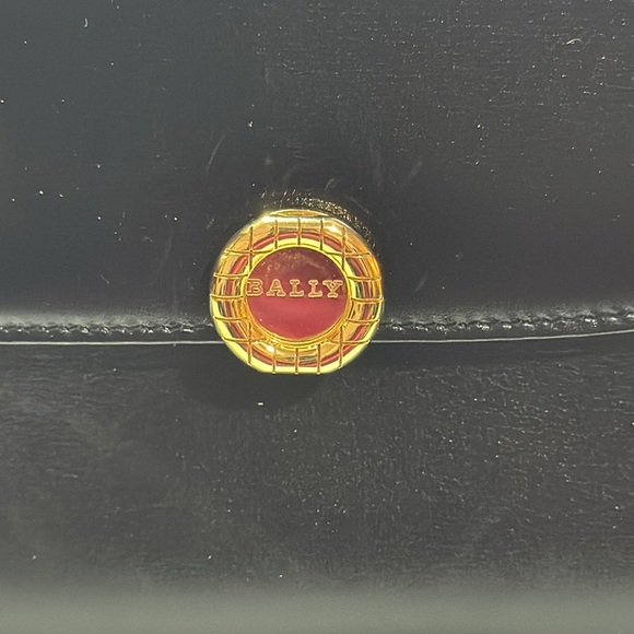 Authentic BALlY Black Leather Shoulder Bag - Picture 5 of 17